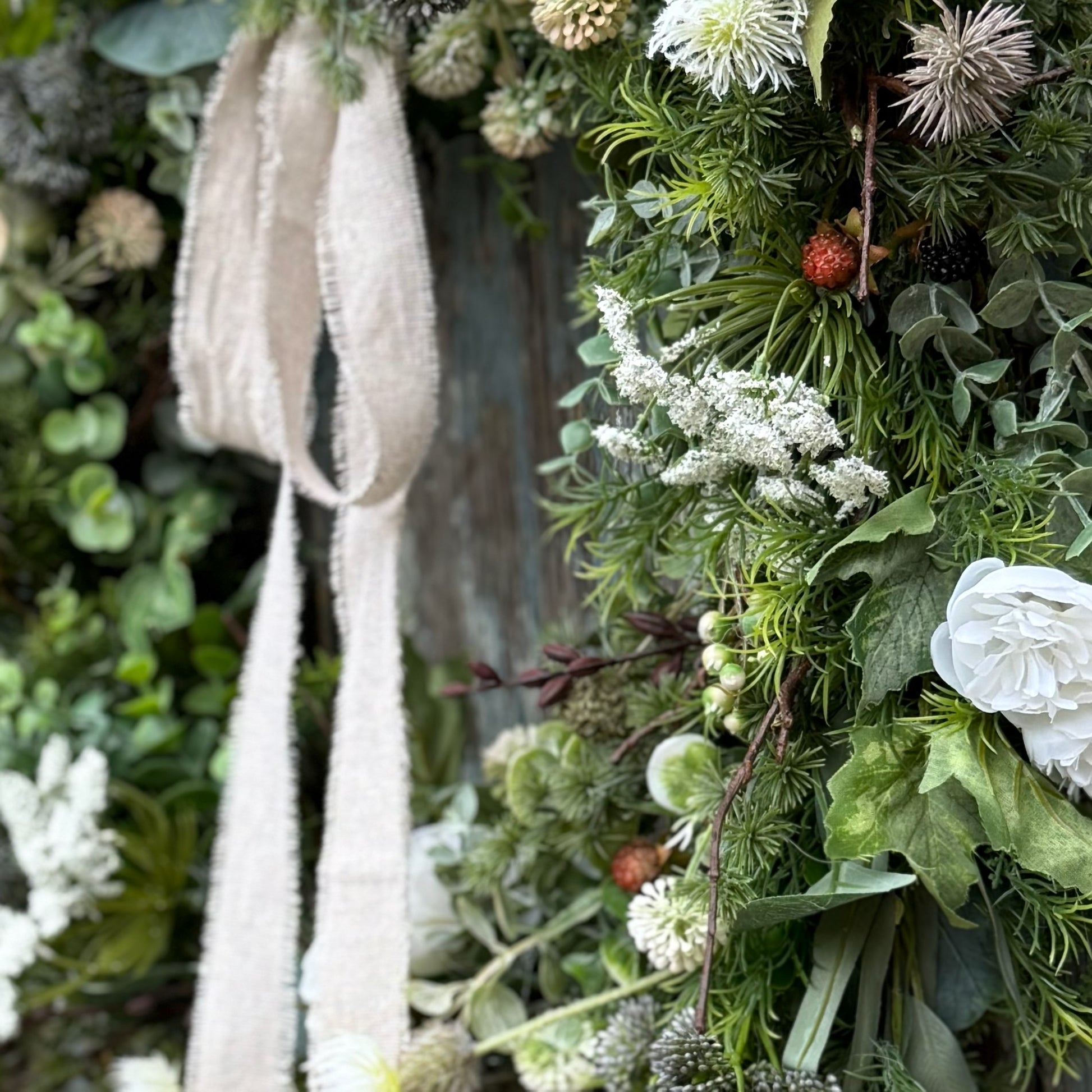 Handcrafted floral wreath with blackberries, cow parsley, and natural foliage, UV-protected and perfect for styling on doors or indoors with a gentle, nostalgic feel.